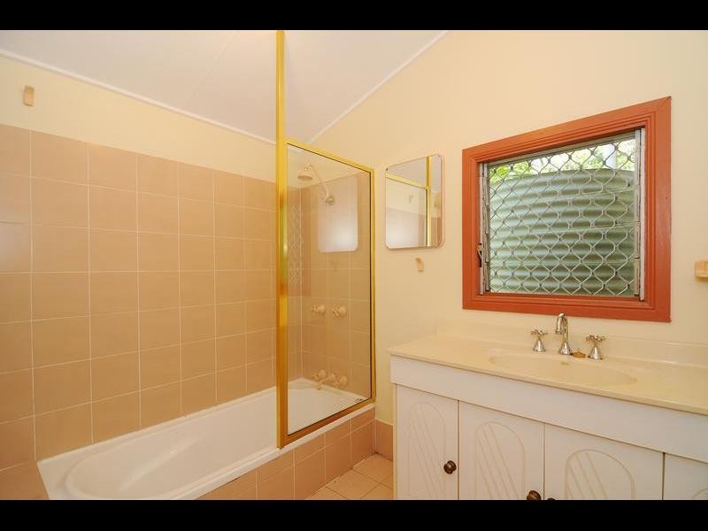 11 Fulton Close, Whitfield QLD 4870