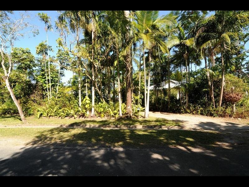 11 Fulton Close, Whitfield QLD 4870