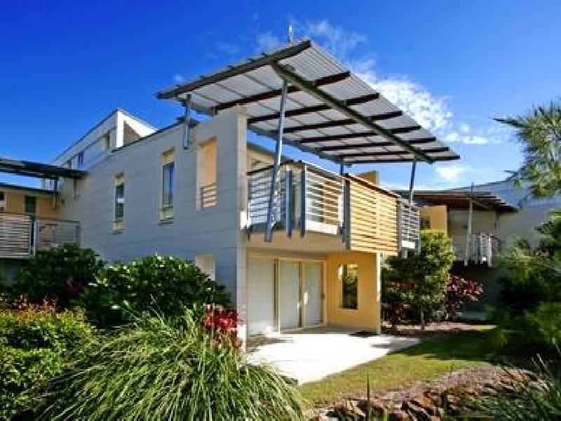 8 Mainwaring Apartment, Barclay Drive, Casuarina NSW 2487