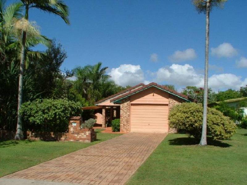 16 Yerranya Row, Coolum Beach QLD 4573