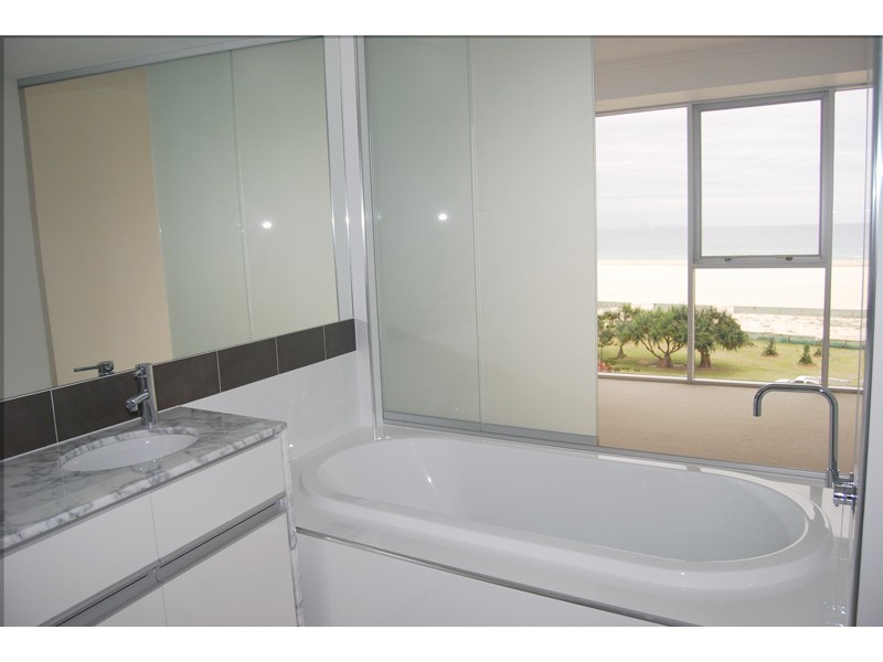 Coolangatta QLD 4225