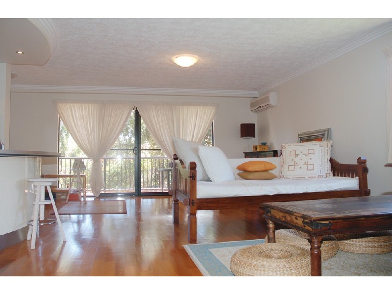 12/72-74 Dutton Street, Coolangatta QLD 4225