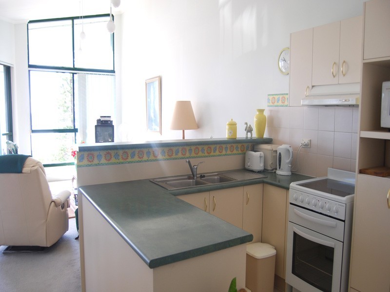 8/52 Pacific Parade, Kirra QLD 4225