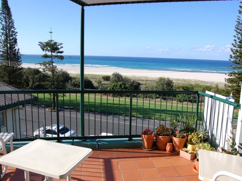 8/52 Pacific Parade, Kirra QLD 4225