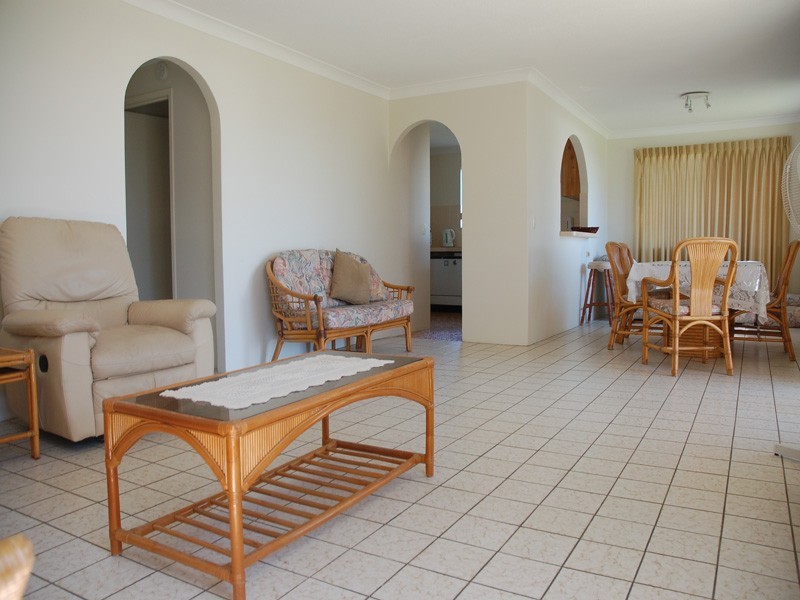 2/220 Pacific Parade, Bilinga QLD 4225