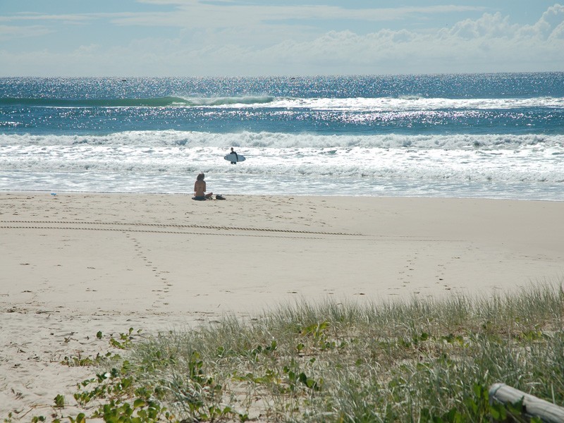 2/220 Pacific Parade, Bilinga QLD 4225