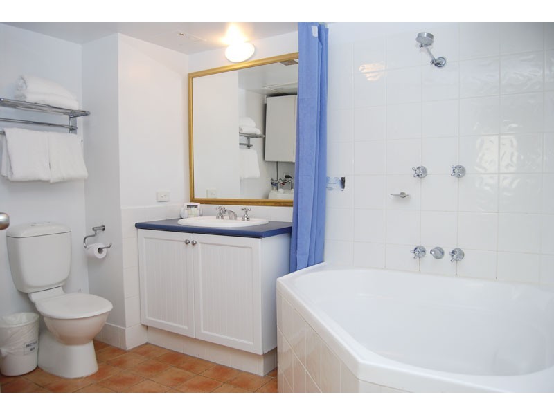 345-347 Calypso Plaza, 99 Griffith Street, Coolangatta QLD 4225