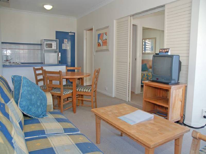 460 Calypso Plaza, 99 Griffith Street, Coolangatta QLD 4225