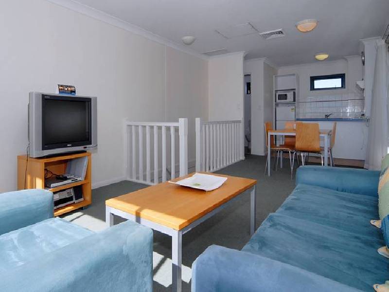 447 Calypso Plaza, 99 Griffith Street, Coolangatta QLD 4225