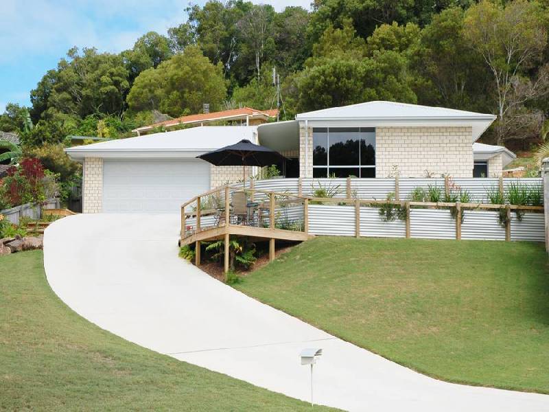 2 Dromara Court, Banora Point NSW 2486