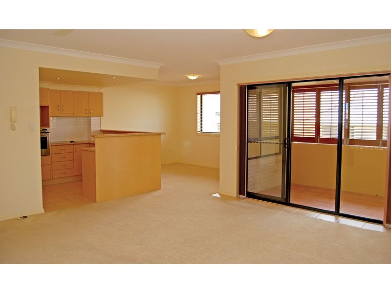8/20 Dutton St, Coolangatta QLD 4225