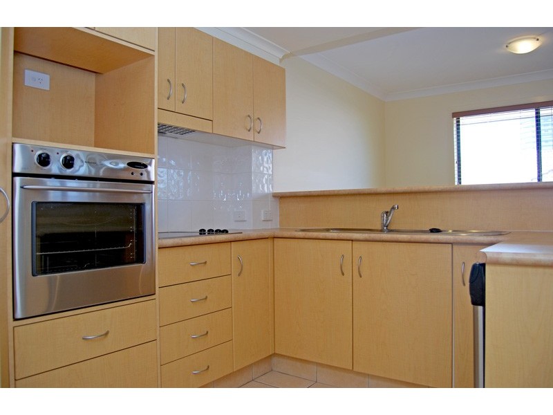 8/20 Dutton St, Coolangatta QLD 4225