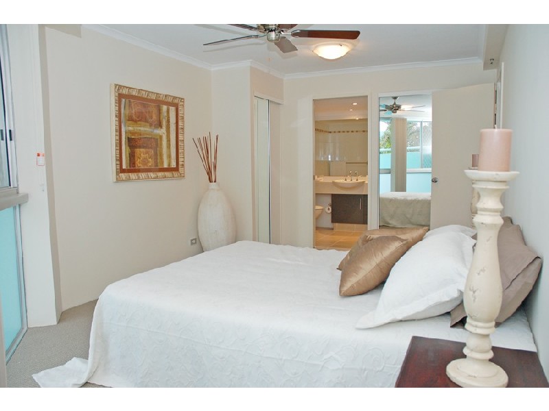 4115 Ocean Plaza, 70 Marine Parade, Coolangatta QLD 4225