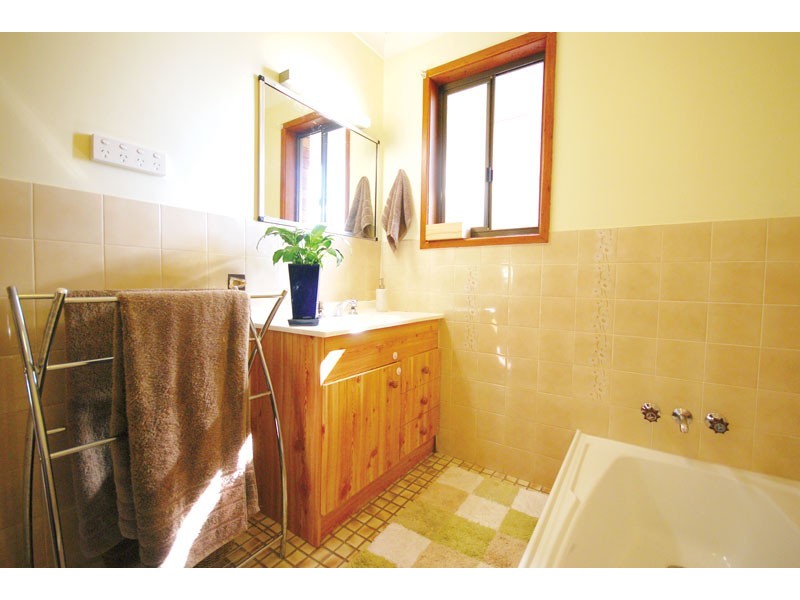 17 Pacific Drive, Banora Point NSW 2486