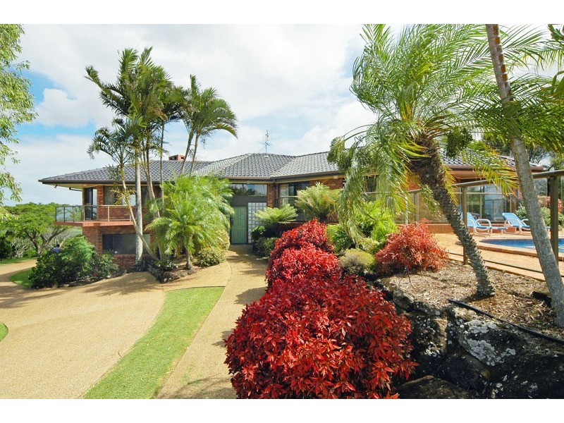 8 The Parapet, Banora Point NSW 2486