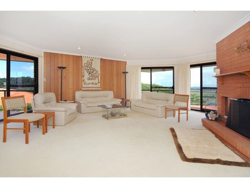 8 The Parapet, Banora Point NSW 2486