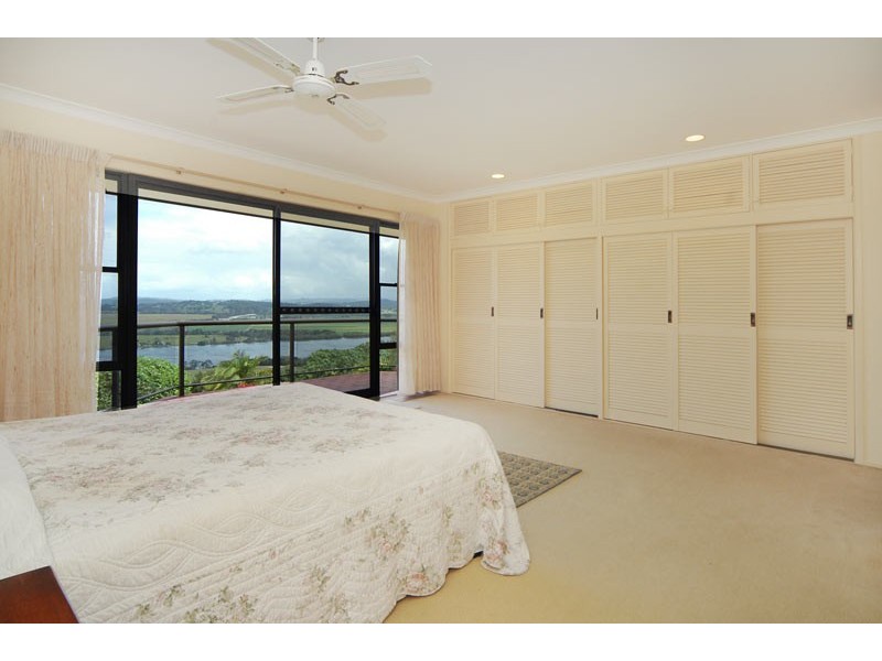 8 The Parapet, Banora Point NSW 2486