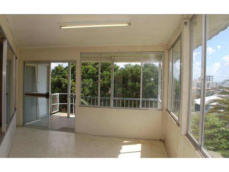 25 Rutledge Street, Coolangatta QLD 4225