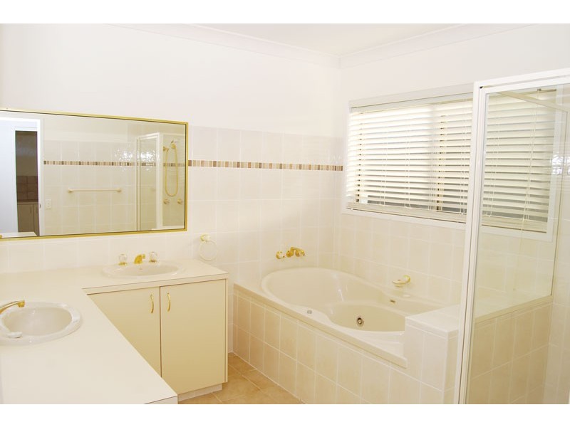 7 Westray Avenue, Banora Point NSW 2486