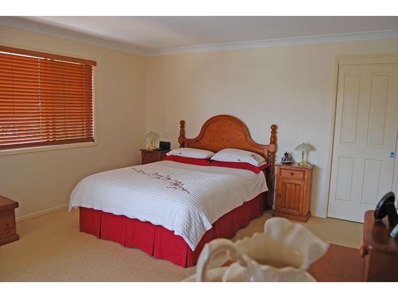 7 Comenara Crescent, Banora Point NSW 2486