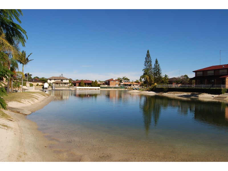1/1 Crystal Waters Drive, Tweed Heads NSW 2485