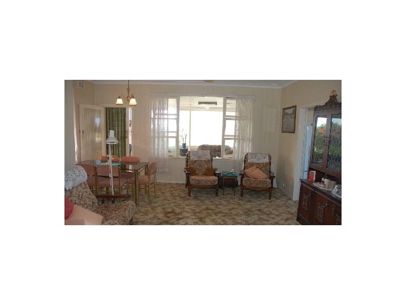 42 Pioneer Parade, Banora Point NSW 2486