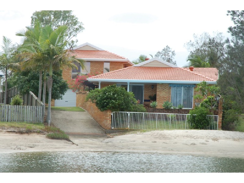 15 Crystal Waters Drive, Tweed Heads NSW 2485