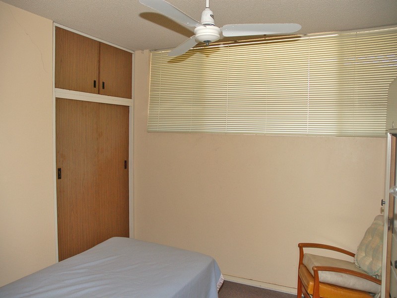 2/21 Dixon Street, Coolangatta QLD 4225