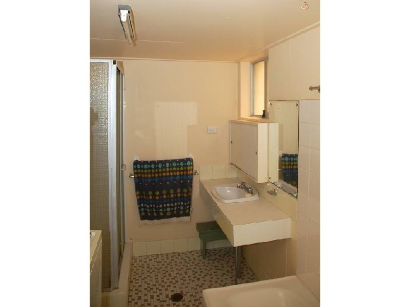 2/21 Dixon Street, Coolangatta QLD 4225