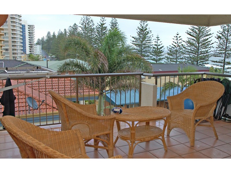 8/7 Eden Avenue, Rainbow Bay QLD 4225