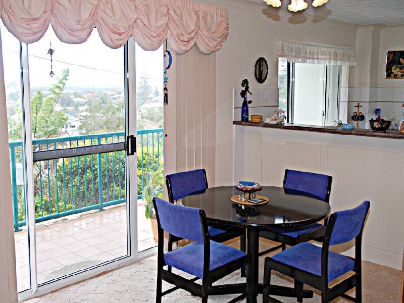 2/28 Tweed Street, Coolangatta QLD 4225