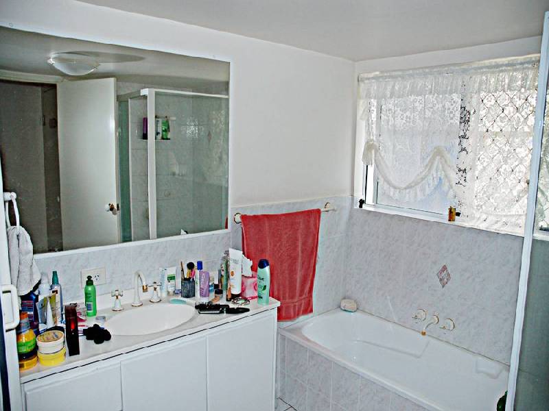 2/28 Tweed Street, Coolangatta QLD 4225