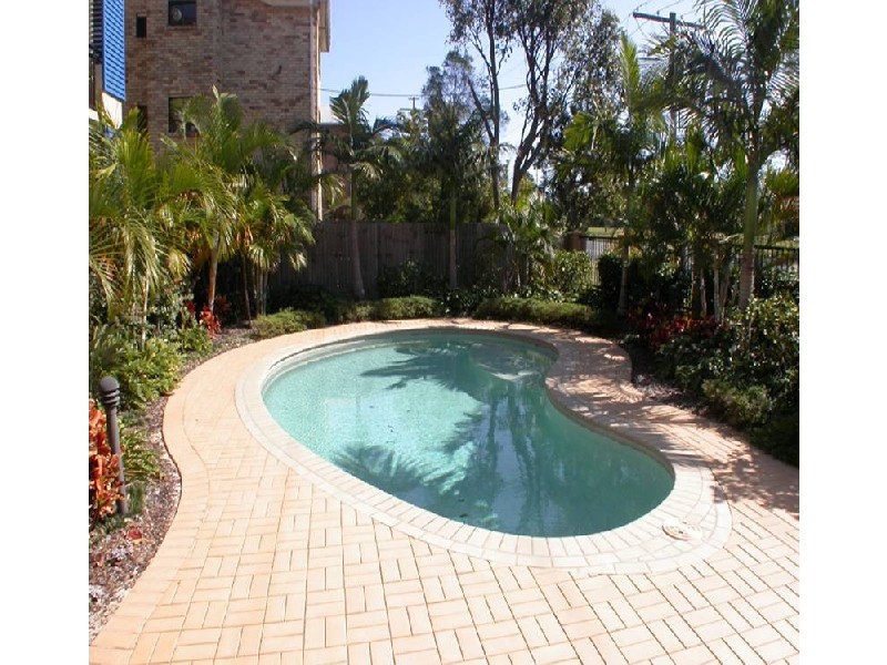 8 48 Coolangatta Road, Kirra QLD 4225