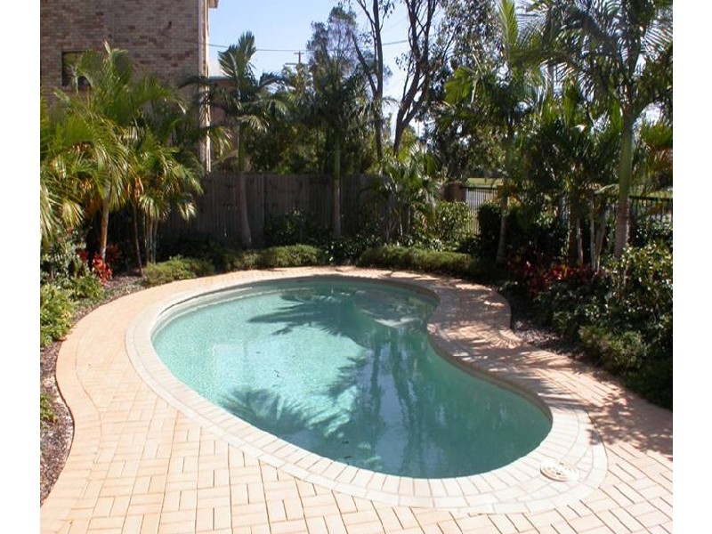 8 48 Coolangatta Road, Kirra QLD 4225