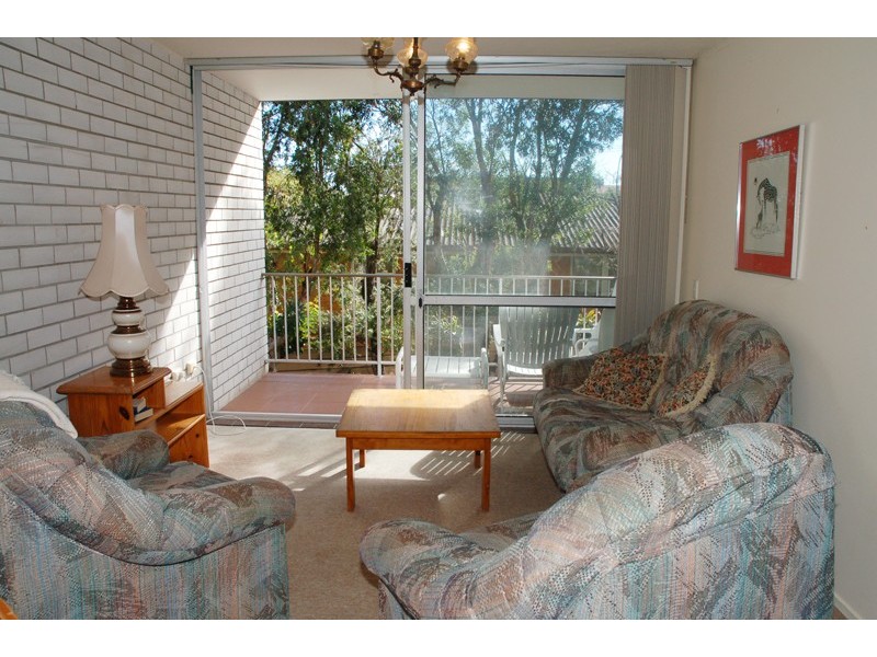 2/28 Miles Street, Coolangatta QLD 4225