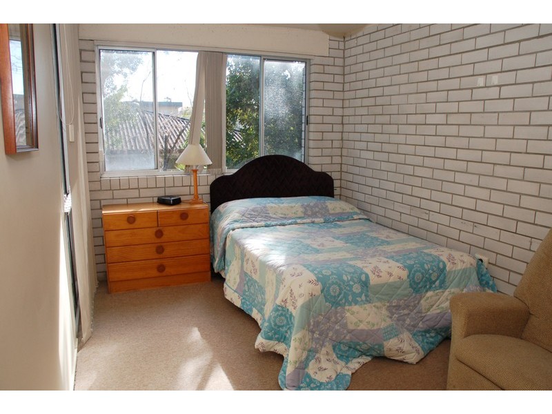 2/28 Miles Street, Coolangatta QLD 4225