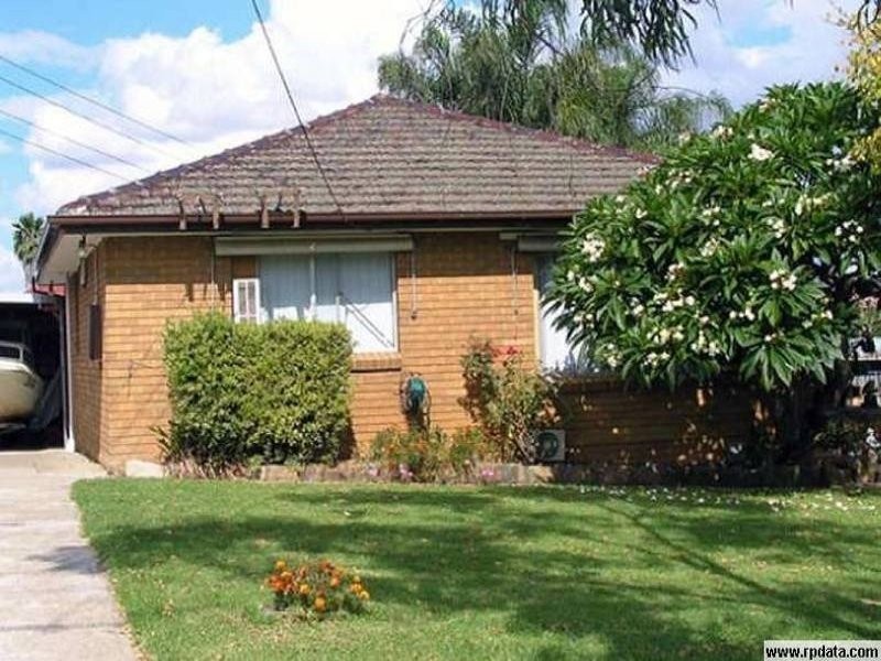 11 Athabaska Ave, Seven Hills NSW 2147