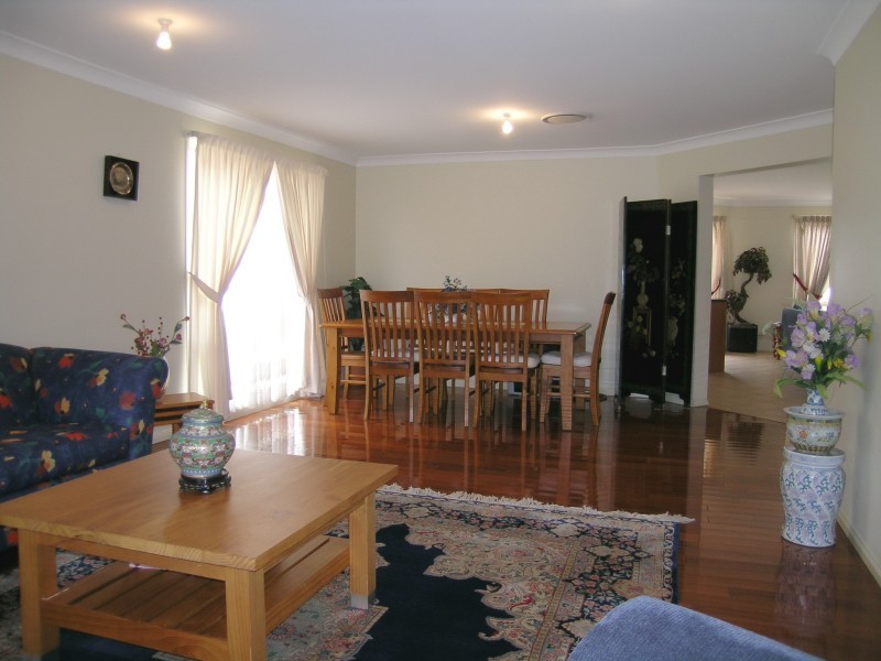 34 Oakleaf Ave, Glenwood NSW 2768