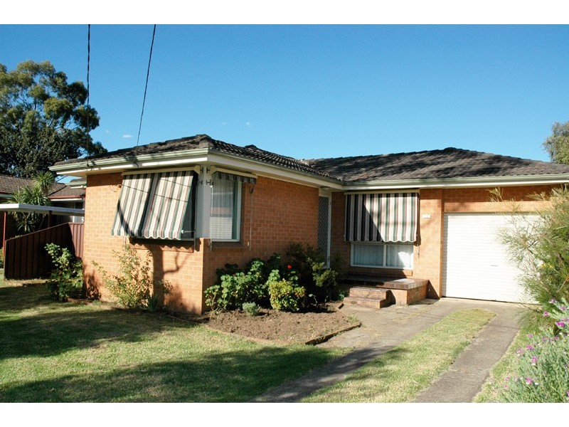 23 Tucks Rd, Toongabbie NSW 2146