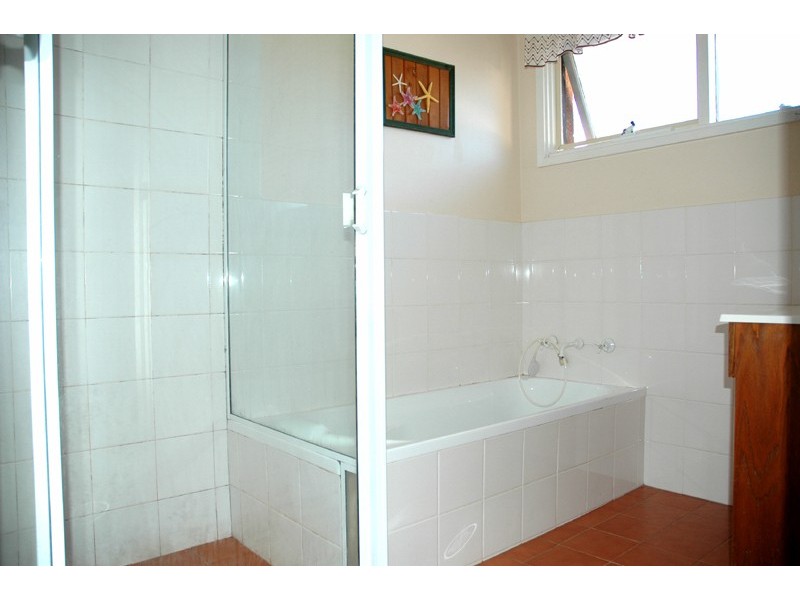 23 Tucks Rd, Toongabbie NSW 2146
