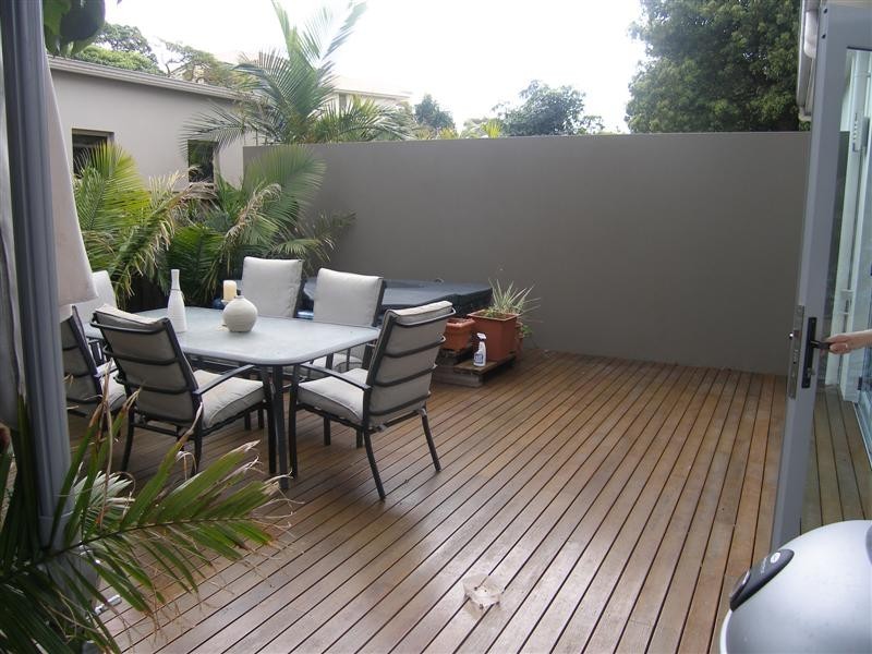 2/6 Anembo Street, Chevron Island QLD 4217