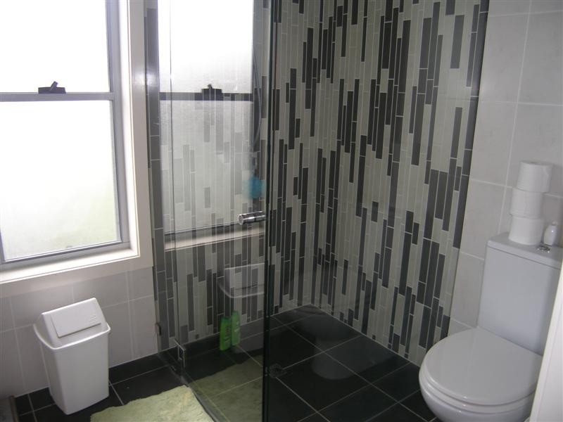 2/6 Anembo Street, Chevron Island QLD 4217