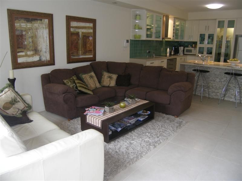 2/6 Anembo Street, Chevron Island QLD 4217