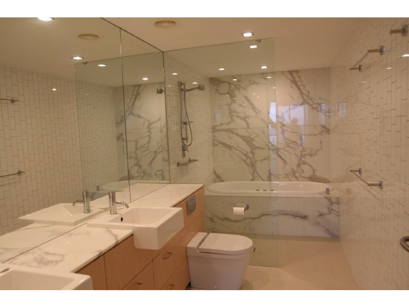 1033 “Ambience”, Burleigh Heads QLD 4220