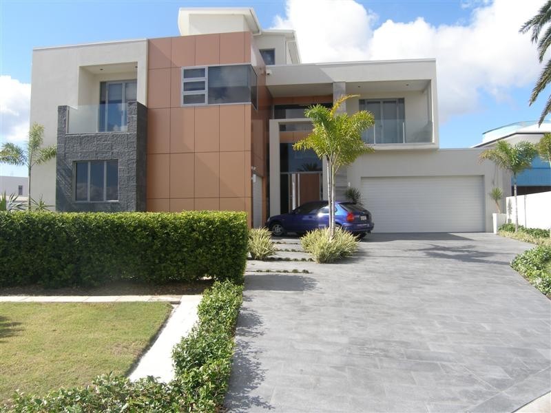 Sovereign Islands QLD 4216