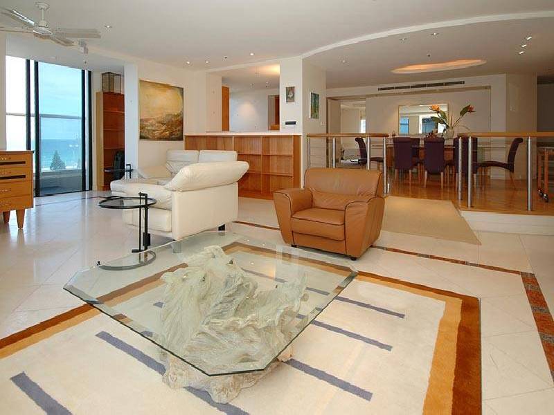 3 HANLAN STREET, Surfers Paradise QLD 4217
