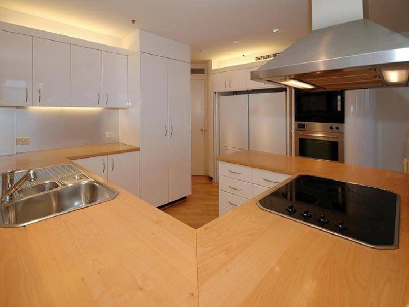 3 HANLAN STREET, Surfers Paradise QLD 4217