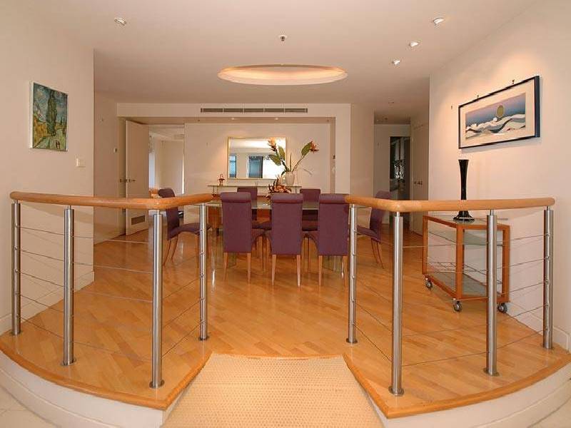 3 HANLAN STREET, Surfers Paradise QLD 4217