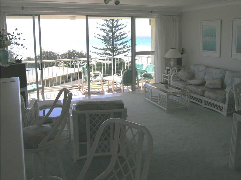 18 67 Broadbeach Blvd, Broadbeach QLD 4218