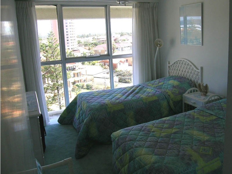 18 67 Broadbeach Blvd, Broadbeach QLD 4218